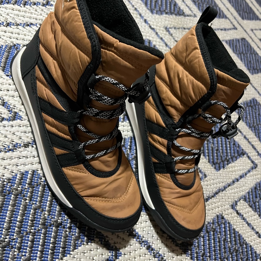 Sorel Tan and Black Ankle Boots